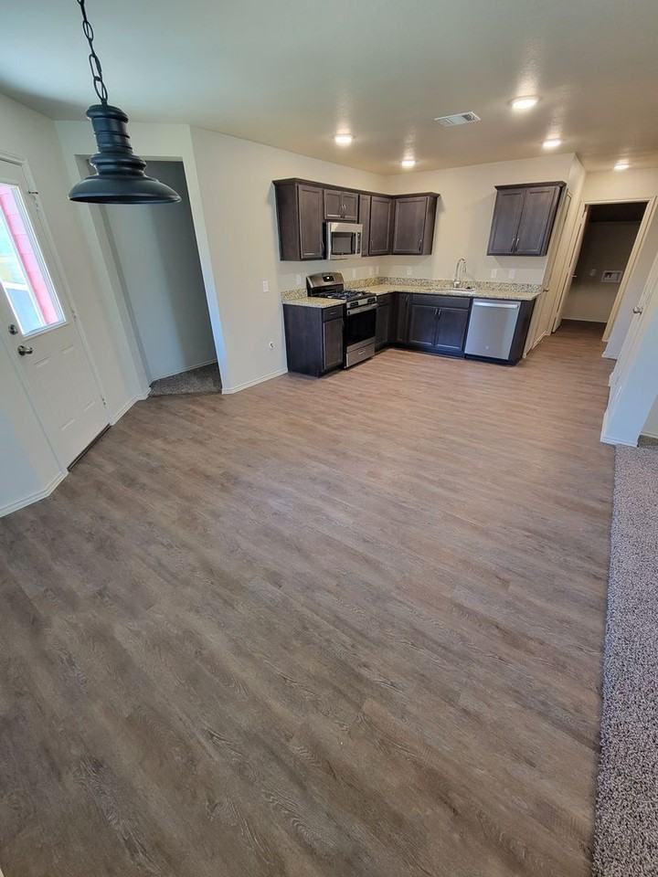 2136 Heritage Meadow Ln - Photo 5 of 20