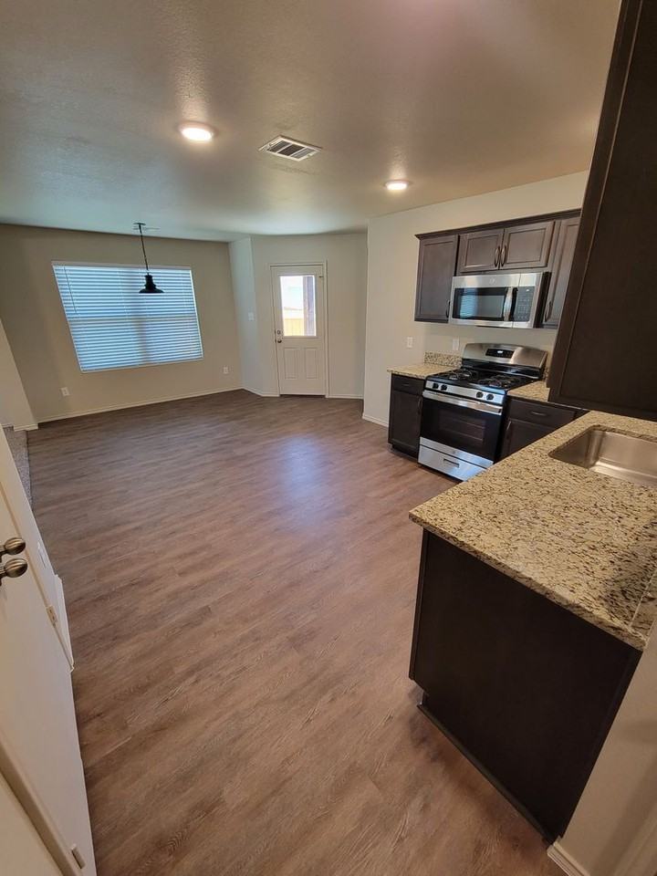 2136 Heritage Meadow Ln - Photo 6 of 20