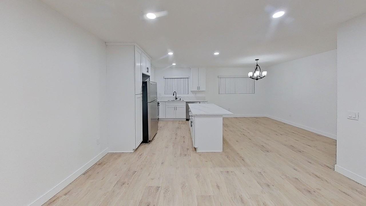 7130 Glade Ave - Photo 4 of 13