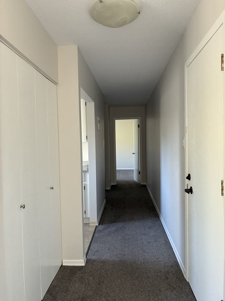 1800 Comox Avenue - Photo 4 of 11