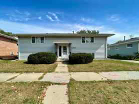 1340 4th Ave SW - Photo 1 of 1