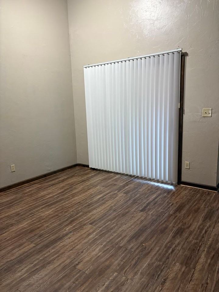 3743 Donovan Dr - Photo 2 of 12