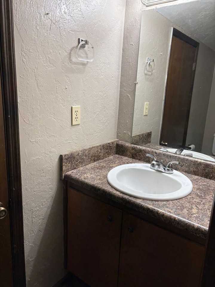 3743 Donovan Dr - Photo 5 of 12