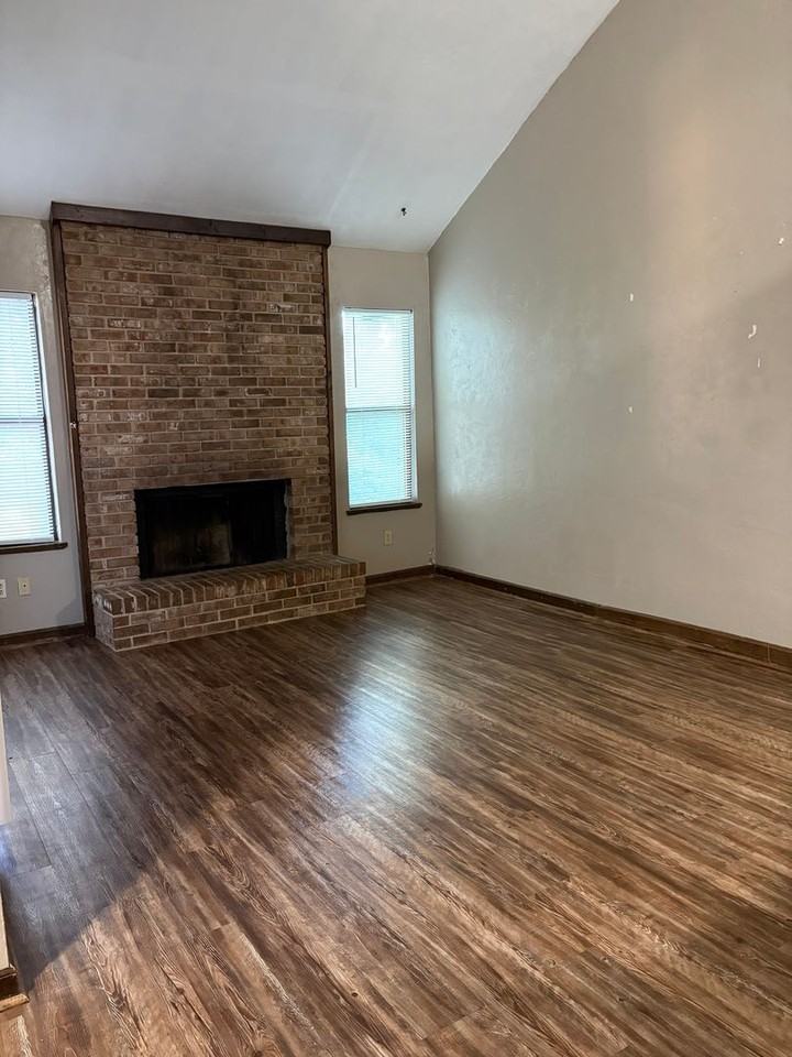 3743 Donovan Dr - Photo 7 of 12