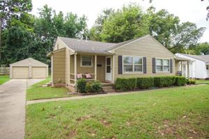 featured image of 936 E 37th Pl