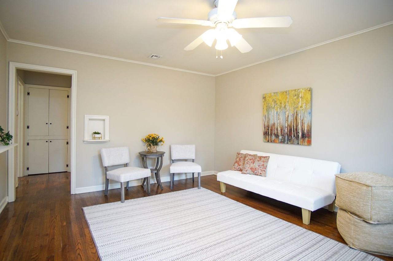 936 E 37th Pl - Photo 4 of 20