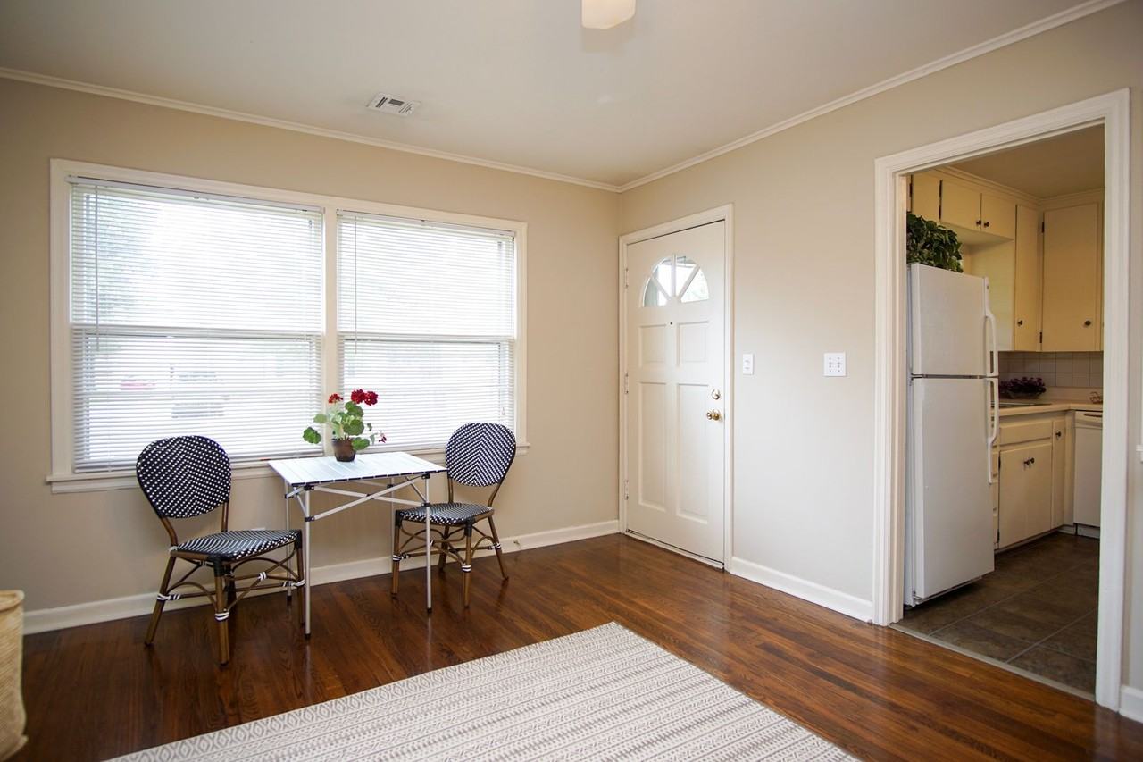 936 E 37th Pl - Photo 6 of 20