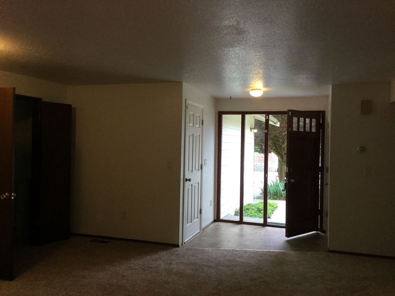 9905 48th Ave W - Photo 7 of 27