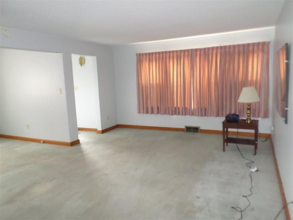 537 S High St - Photo 6 of 10