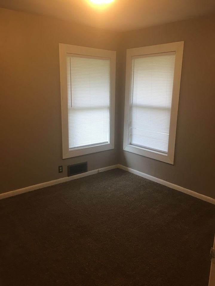 317 Eastside Pl - Photo 5 of 10