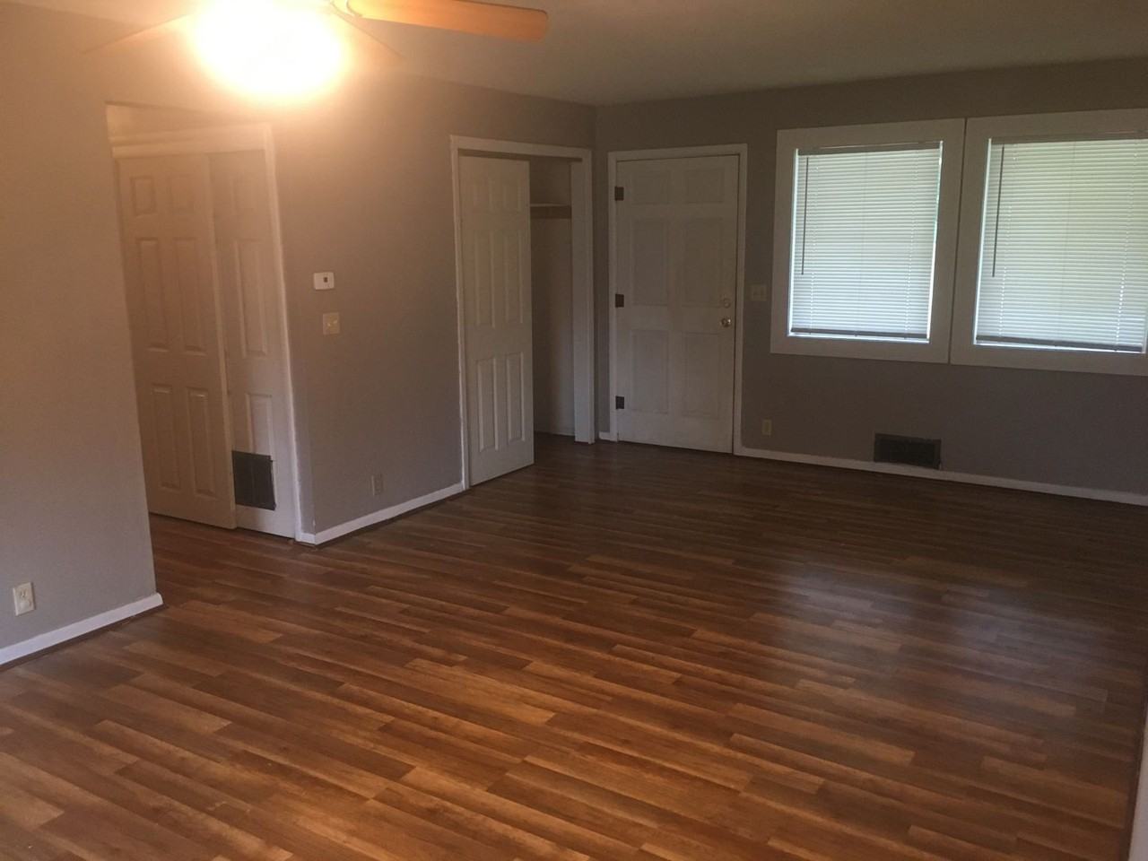 317 Eastside Pl - Photo 4 of 10