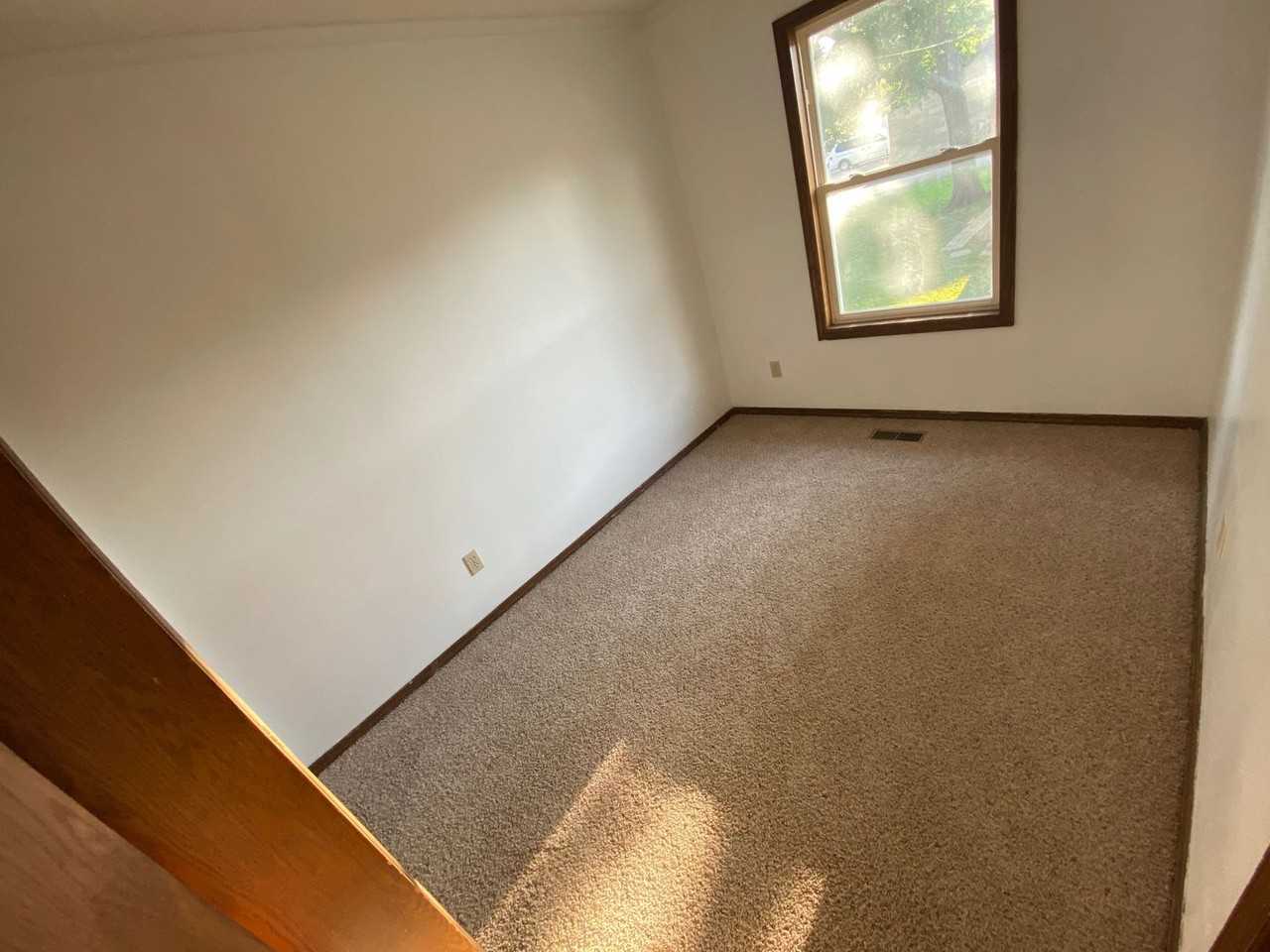 2311 N Huston Ave - Photo 6 of 6