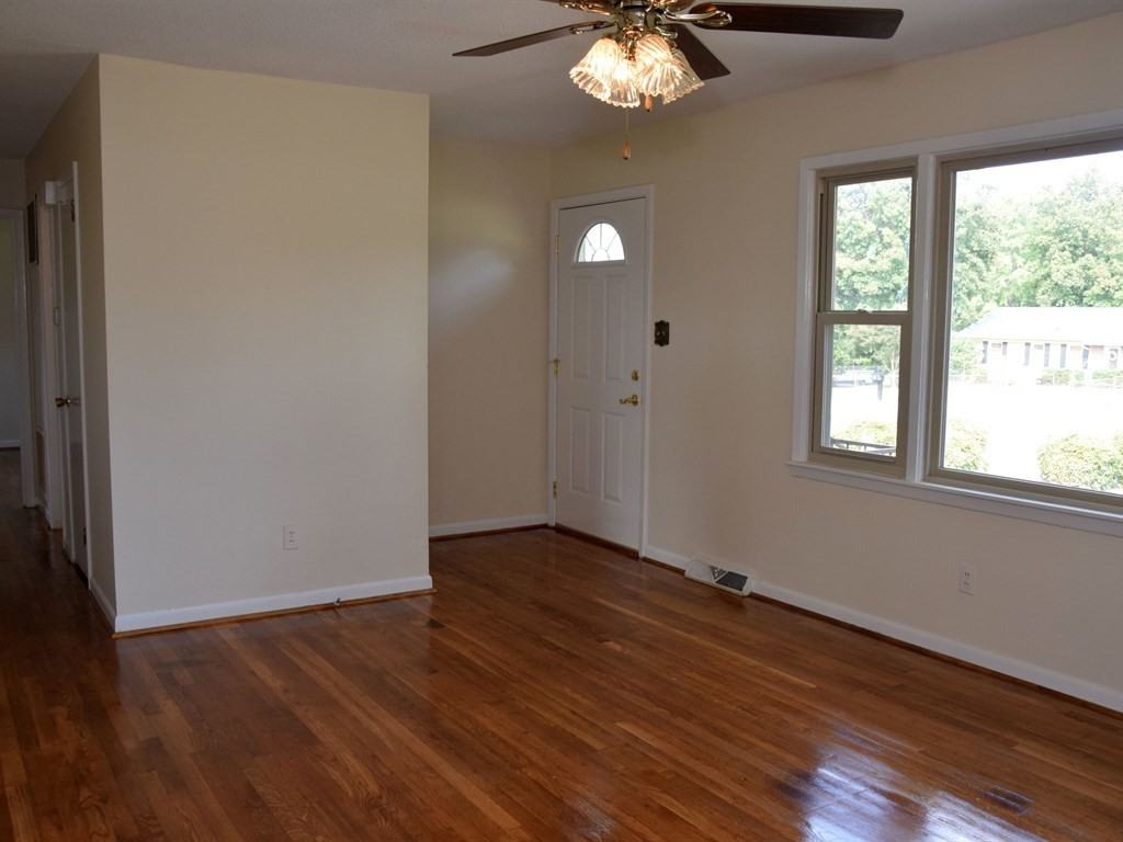 1812 Cameron Rd - Photo 2 of 22