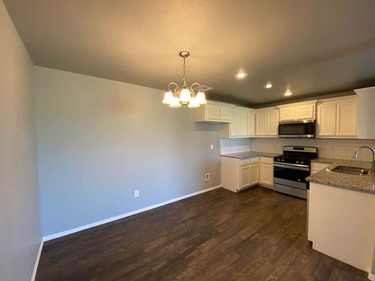 491 Washington Ave W - Photo 5 of 30