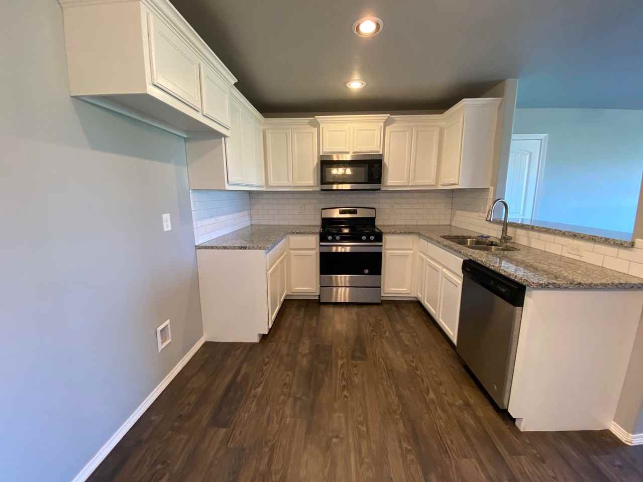 491 Washington Ave W - Photo 6 of 30