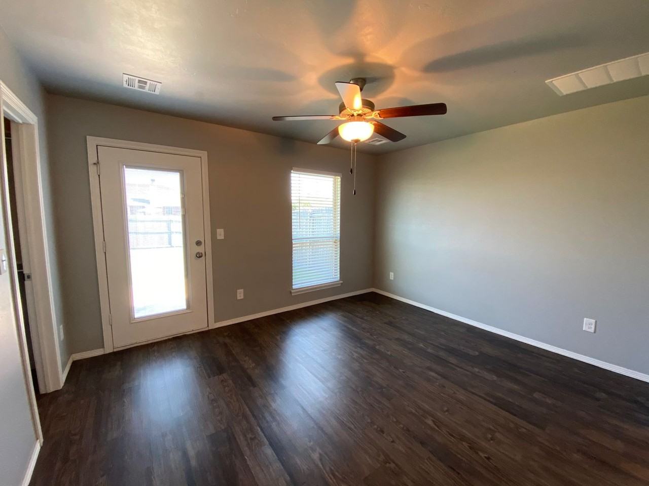 491 Washington Ave W - Photo 7 of 30