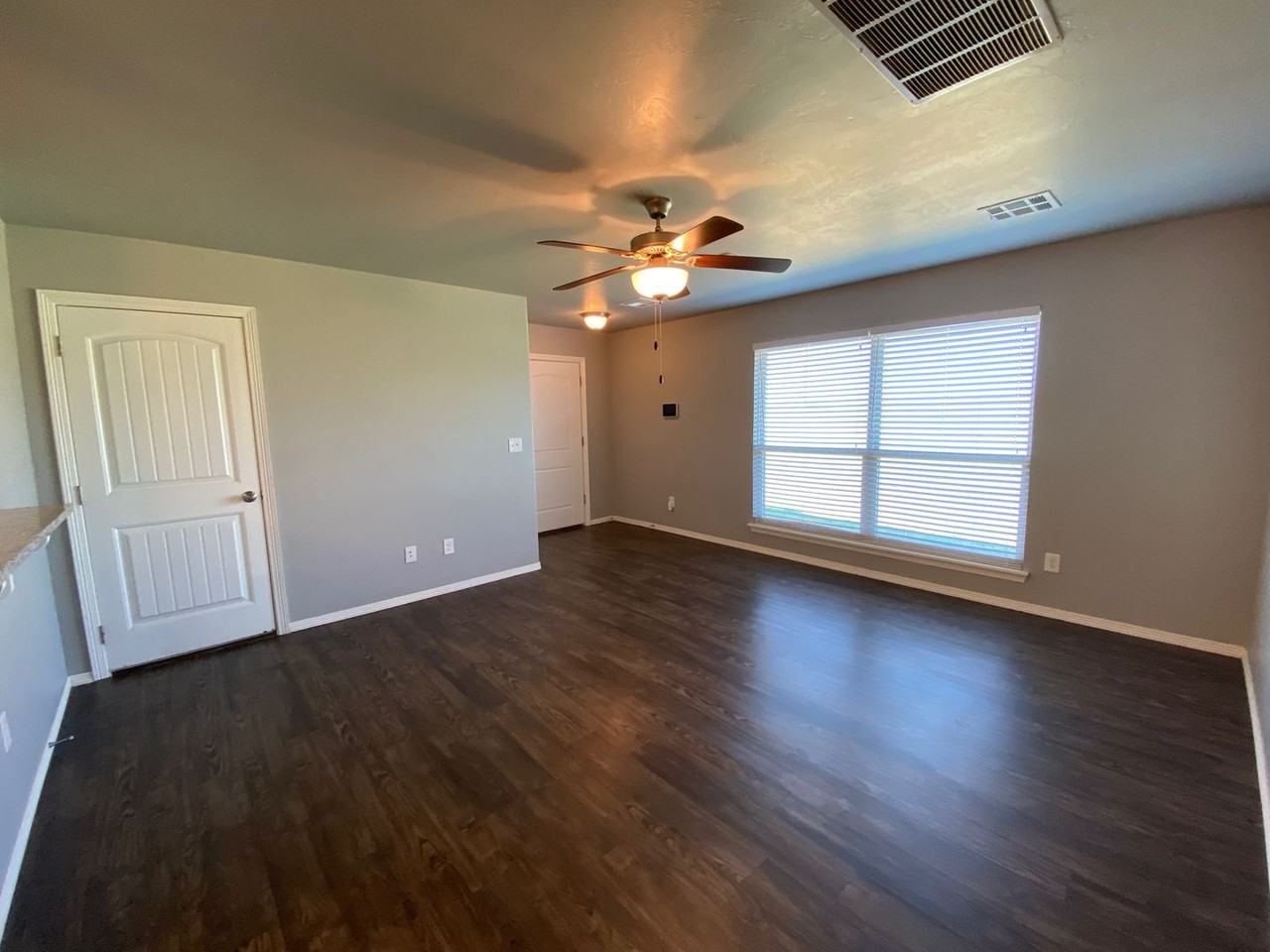491 Washington Ave W - Photo 3 of 25