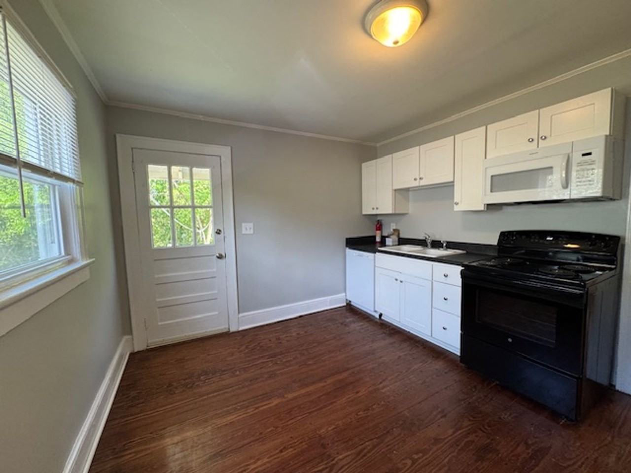 110 Morrow St - Photo 6 of 17