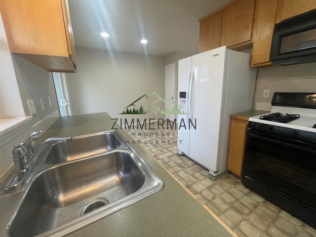 656 S 41st St - Photo 4 of 15