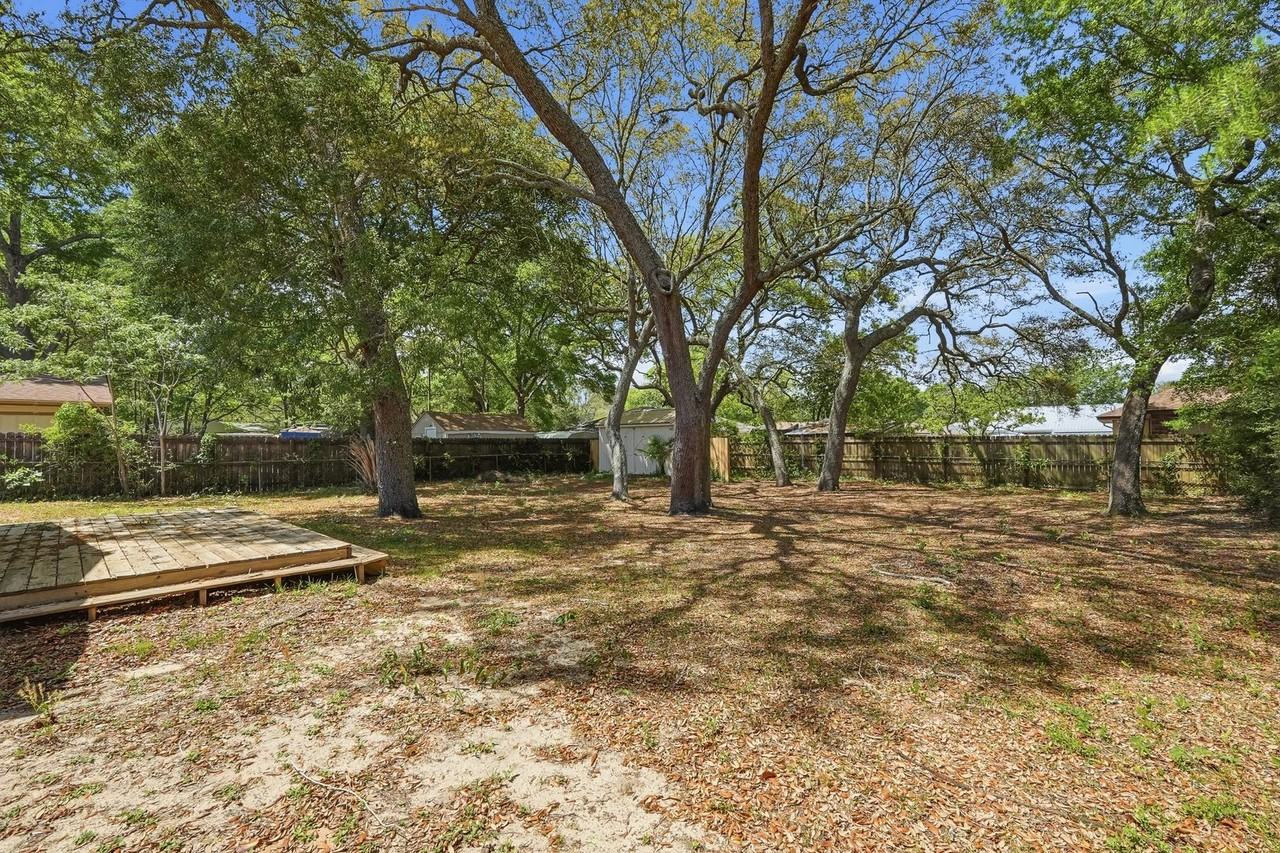 103 22nd St - Photo 7 of 49