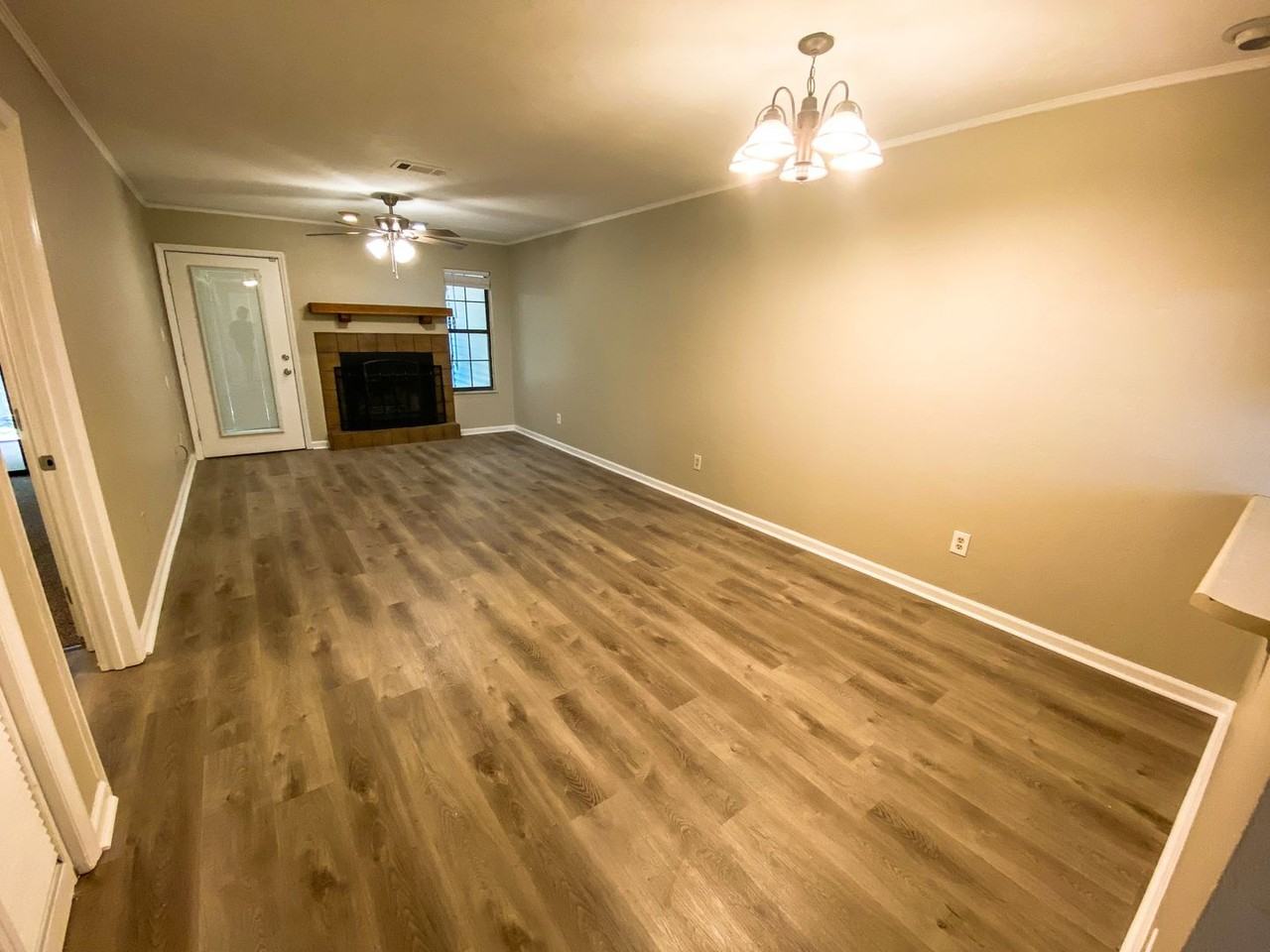 1104 Greentree Ct #E - Photo 4 of 32