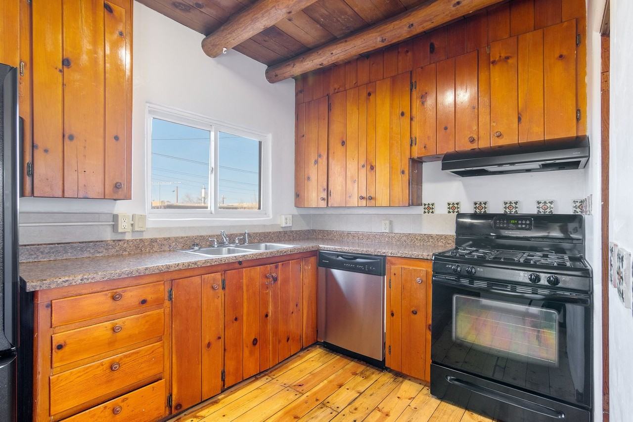 406 Cortez Pl - Photo 7 of 27