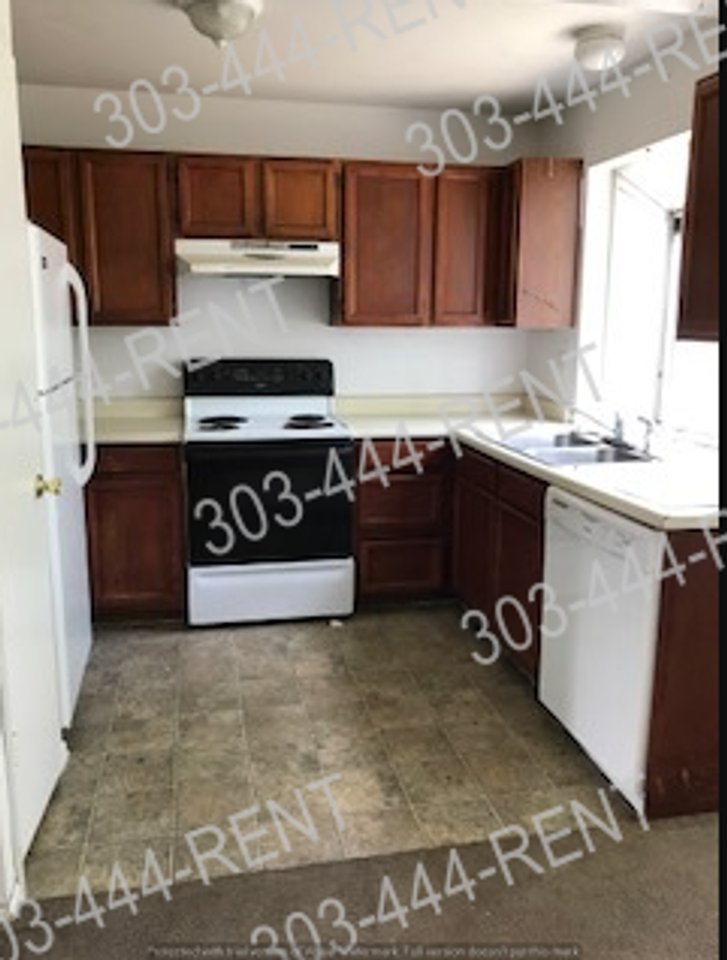 20743 E 43rd Ave - Photo 3 of 8