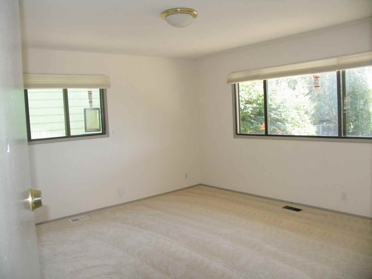 1154 Ne Birchaire Ln - Photo 7 of 19