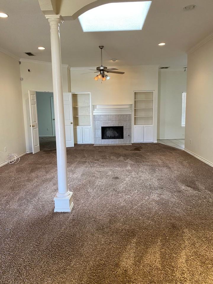 2206 Medford Ct - Photo 2 of 10