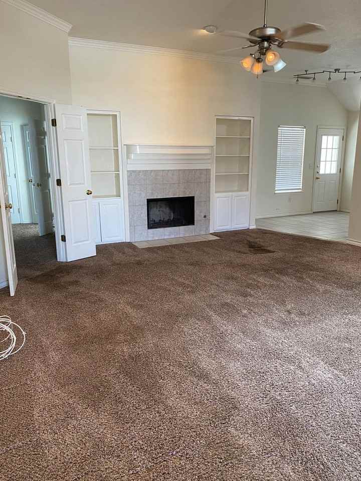 2206 Medford Ct - Photo 3 of 10