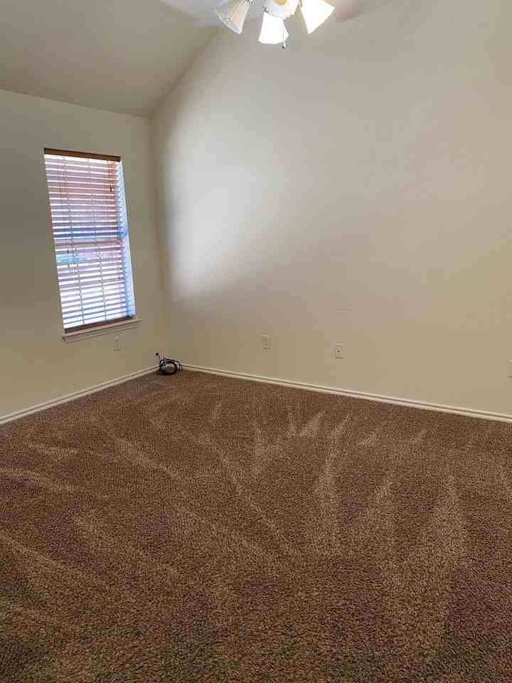 2206 Medford Ct - Photo 6 of 10