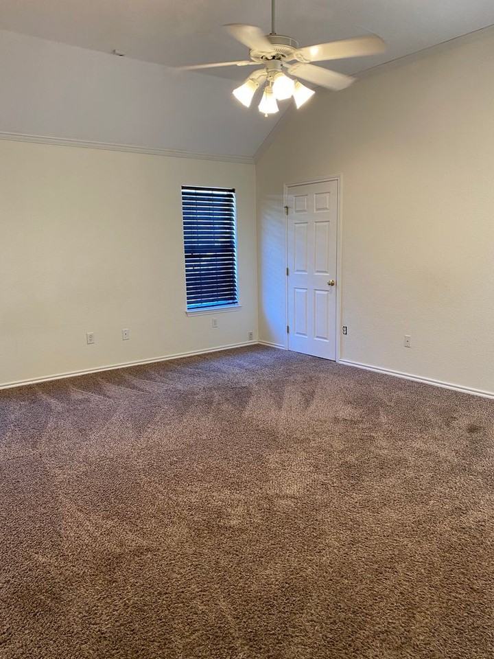 2206 Medford Ct - Photo 7 of 10