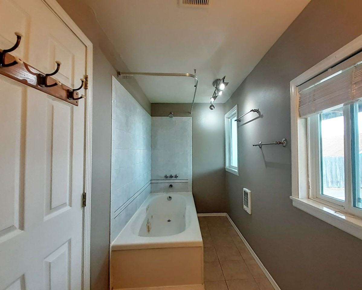 4719 N Orchard St - Photo 7 of 26