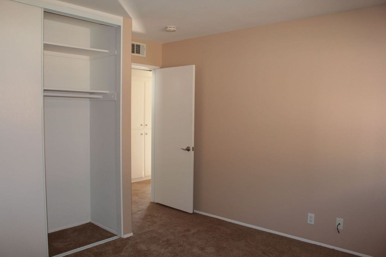 3644 Mira Pacific Dr - Photo 5 of 10