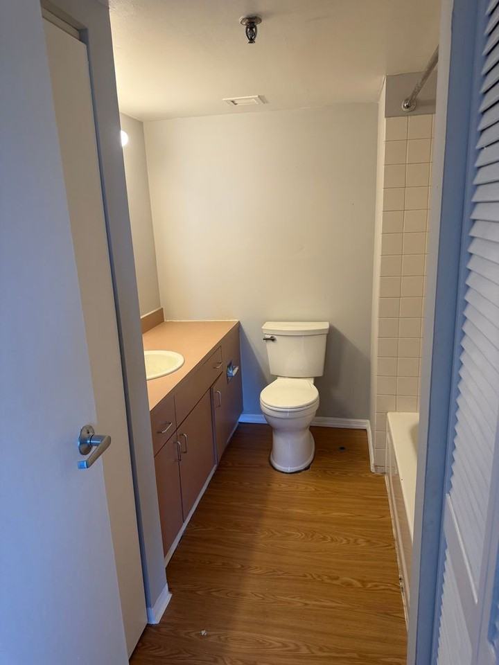 655 Absecon Blvd - Photo 2 of 9
