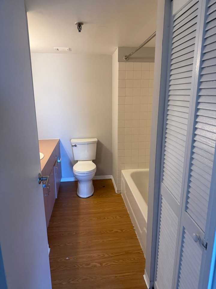 655 Absecon Blvd - Photo 3 of 9