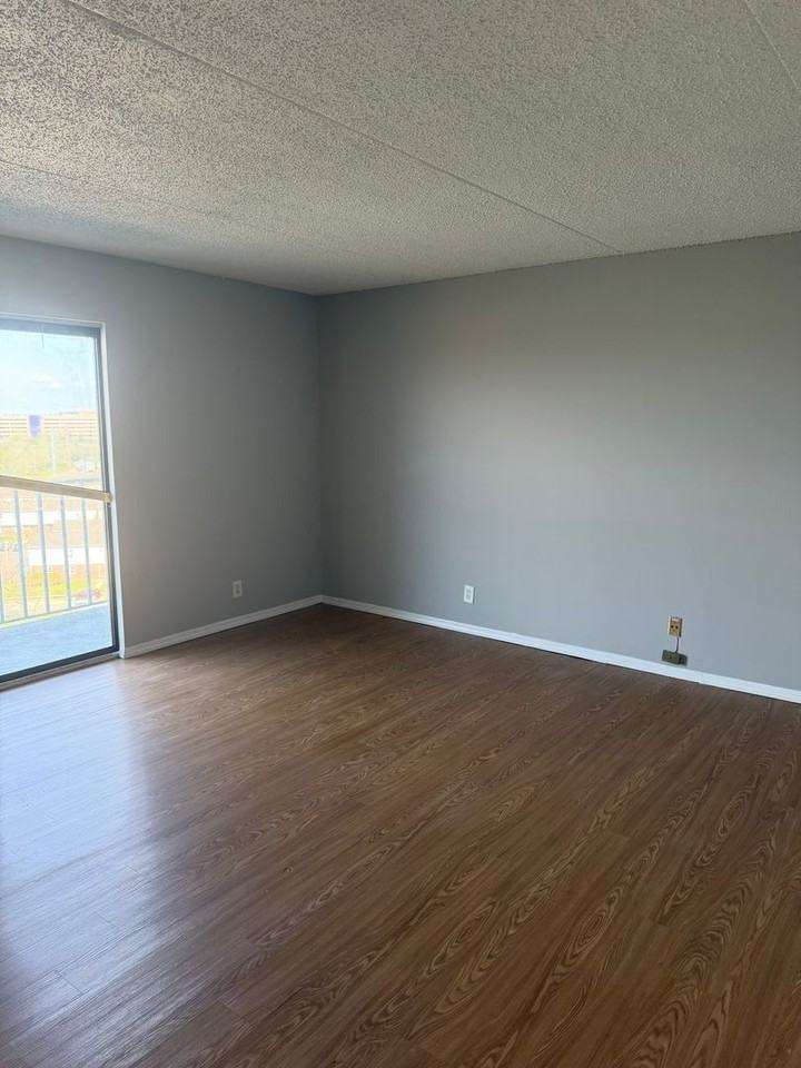 655 Absecon Blvd - Photo 7 of 9