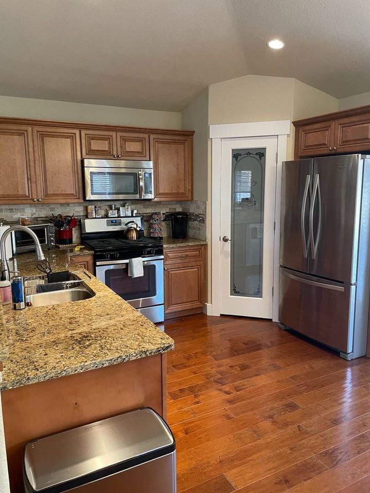 2120 Friar Tuck Ct - Photo 2 of 32