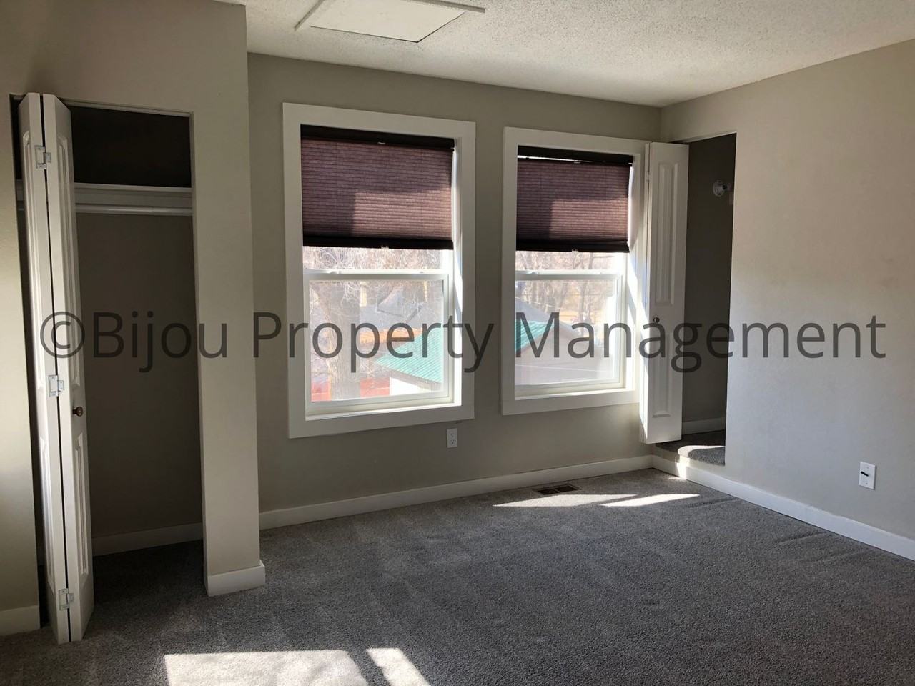 522 N Prospect St - Photo 5 of 17