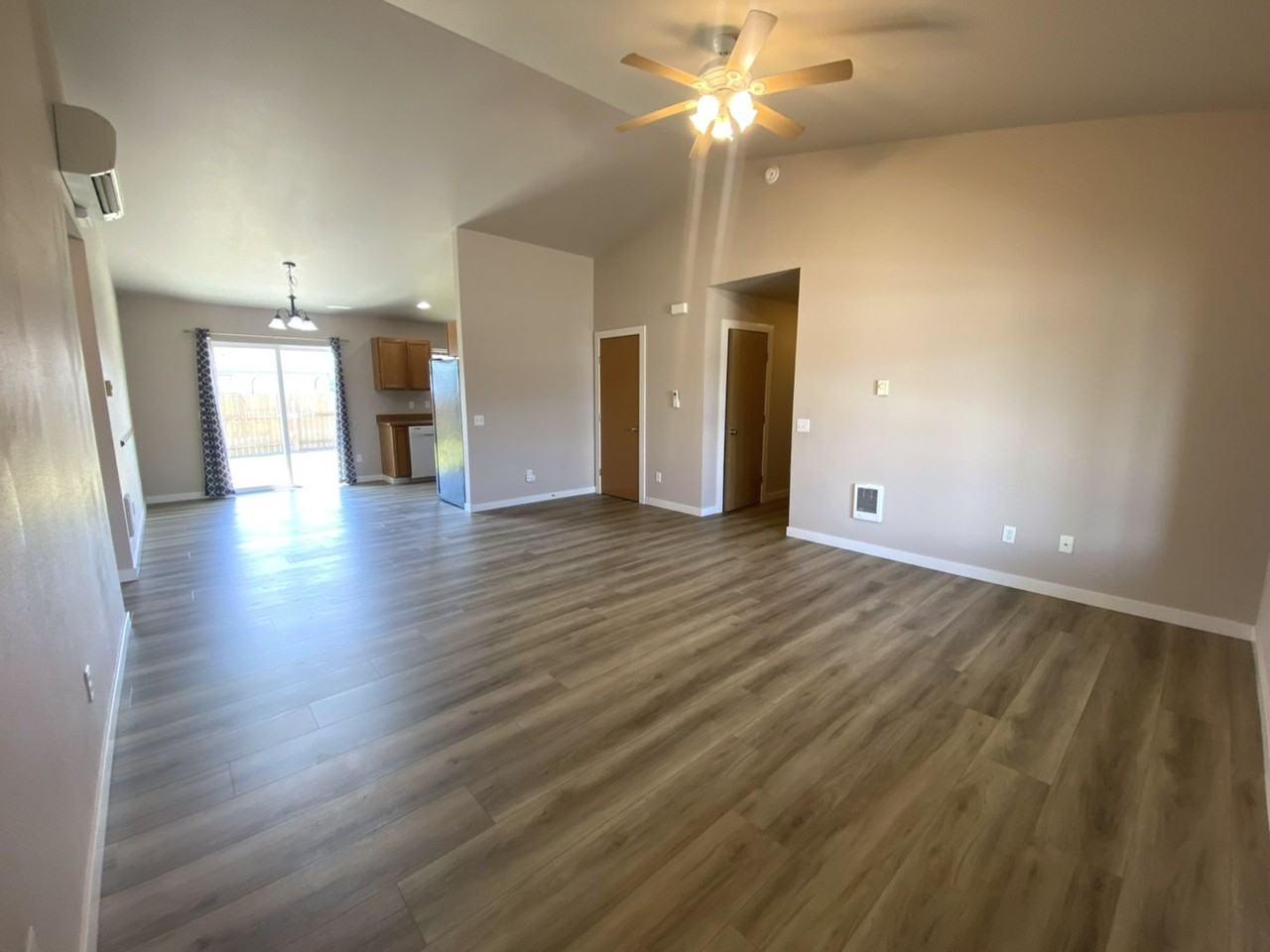 2205 N Cobblefield St - Photo 4 of 21