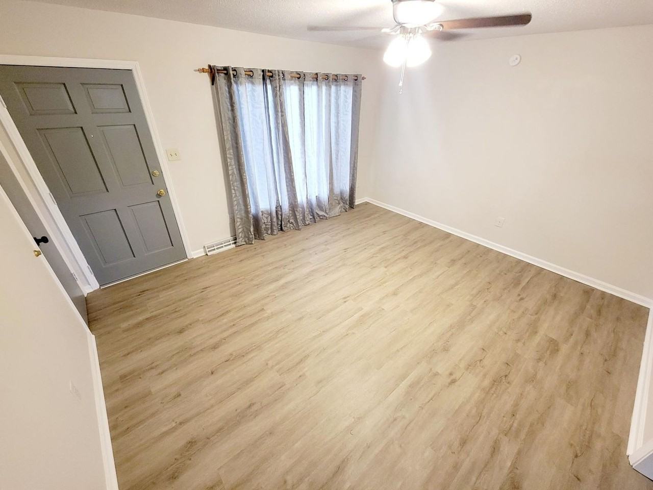 411 Mill St - Photo 2 of 12