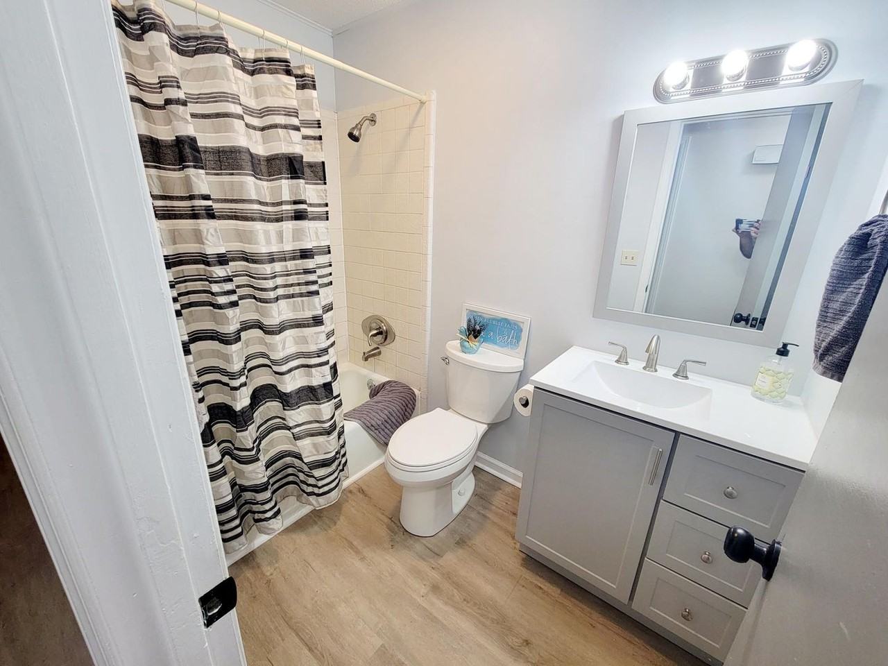 411 Mill St - Photo 5 of 12