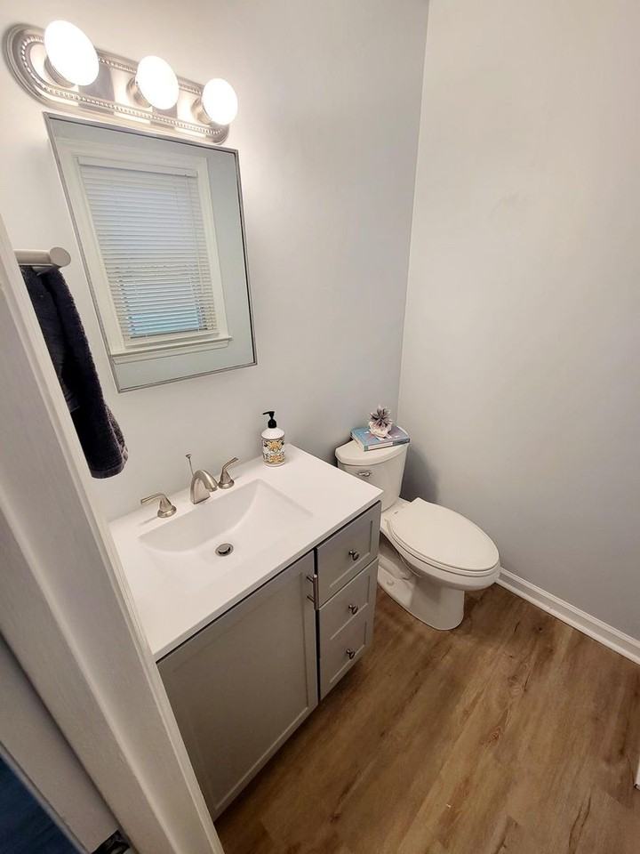 411 Mill St - Photo 7 of 12