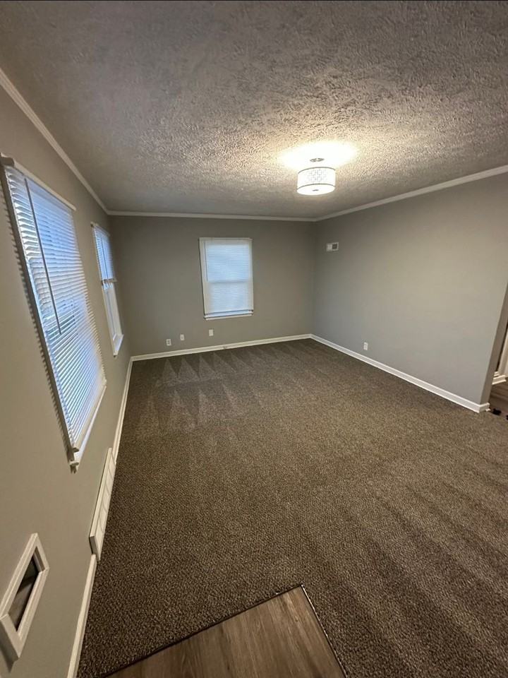 4240 Fowler Ave - Photo 2 of 19