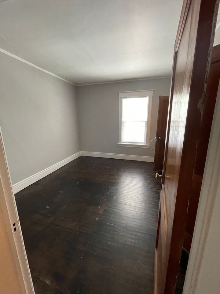 6 Mcfarlan Ave - Photo 5 of 9