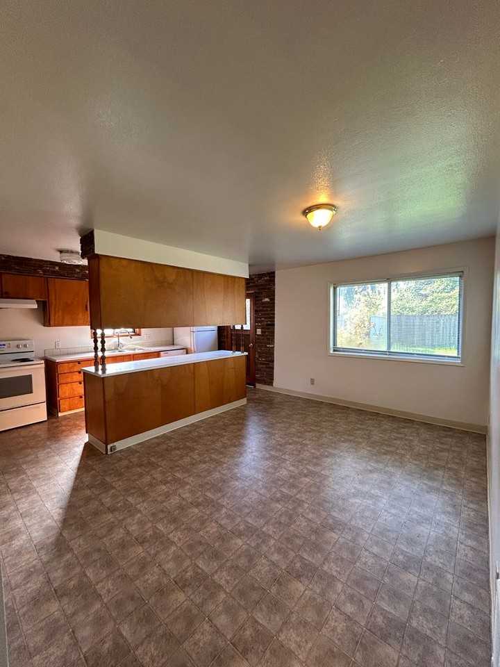 910 Elizabeth St - Photo 5 of 14