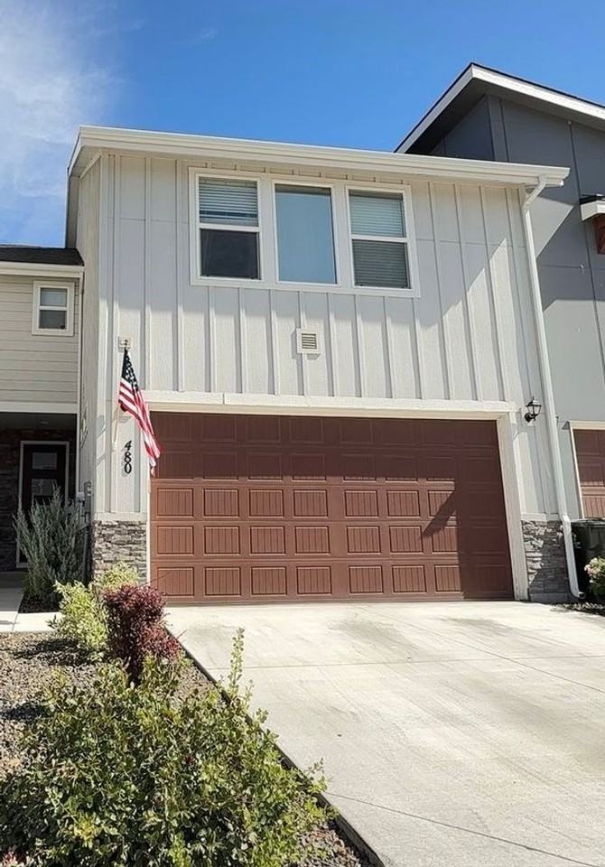 480 N Tessa Ln
