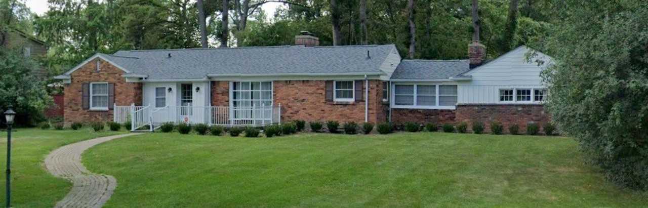 24975 Franklin Park Dr - Photo 2 of 29