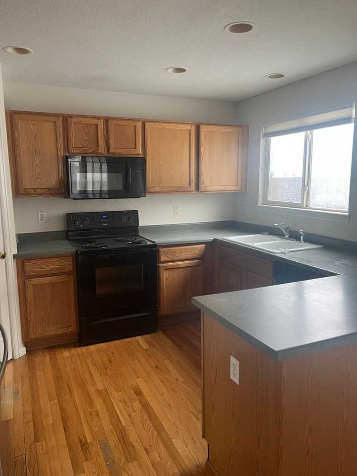 2628 E 110th Ct - Photo 4 of 16