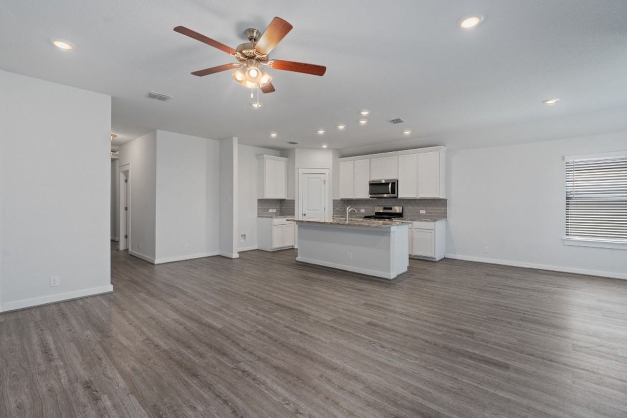 4044 Legend Mdws - Photo 6 of 25